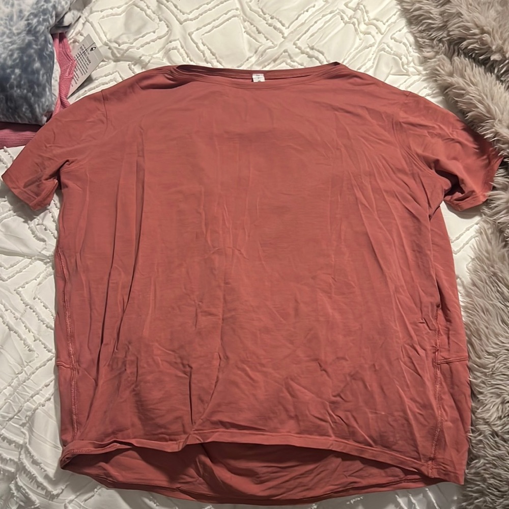 NWOT lululemon back in action shirt!